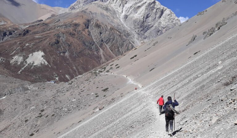 tilicho-trekking-3649402_1920-2-2-1-1